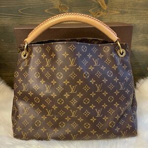 Authentic Louis Vuitton Monogram Canvas Artsy MM Shoulder Bag